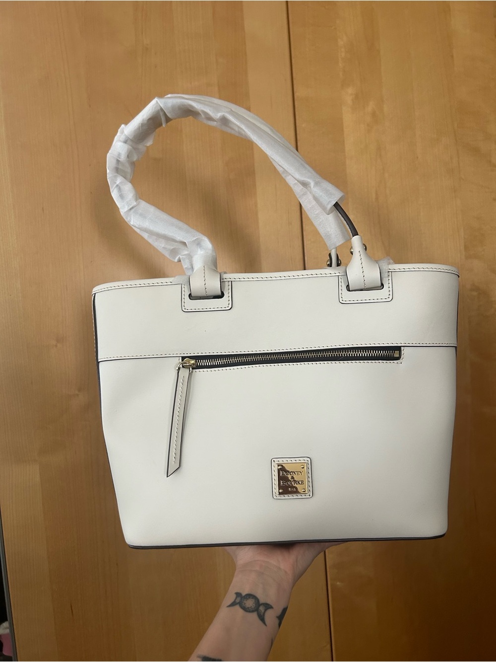 Dooney & Bourke Cream Leather Tote with Front Zip